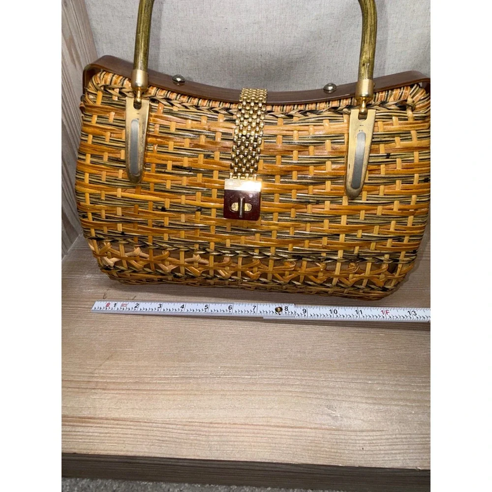 Cho Kwang Vintage Wicker Handbag Bamboo Handles Turn Lock Basket Bag Lucite
